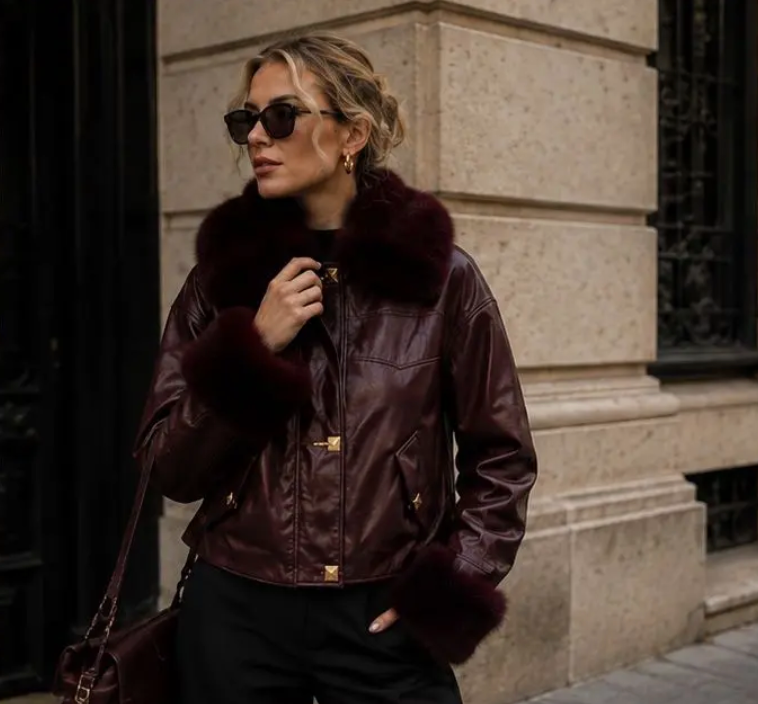 Veste courte en similicuir col fourrure